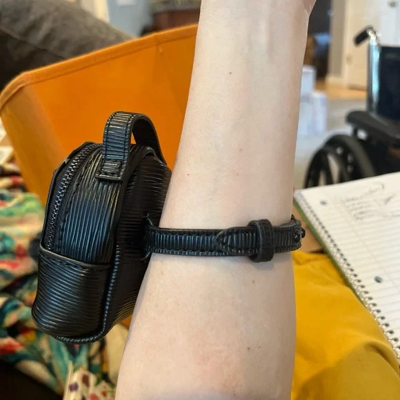 Epi Mini Backpack wristlet. Fits on arm or leg. NWOT - Picture 5 of 7